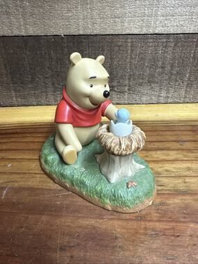 Disney Pooh And Friends Welcome Little One Pooh And Baby Bluebird FIgurine